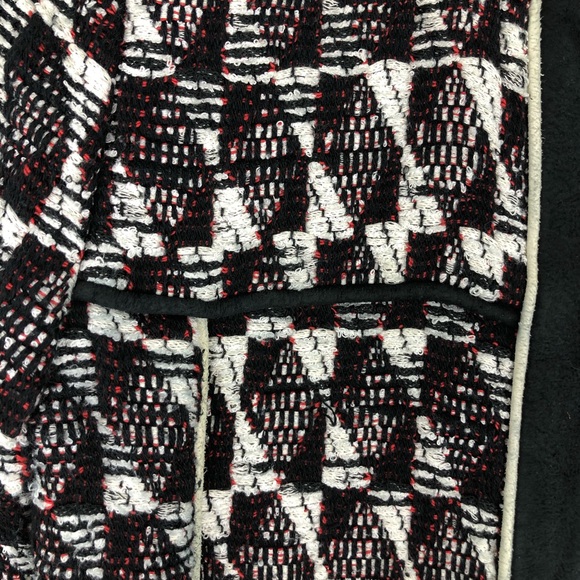 I R O - Picture 5 of 16